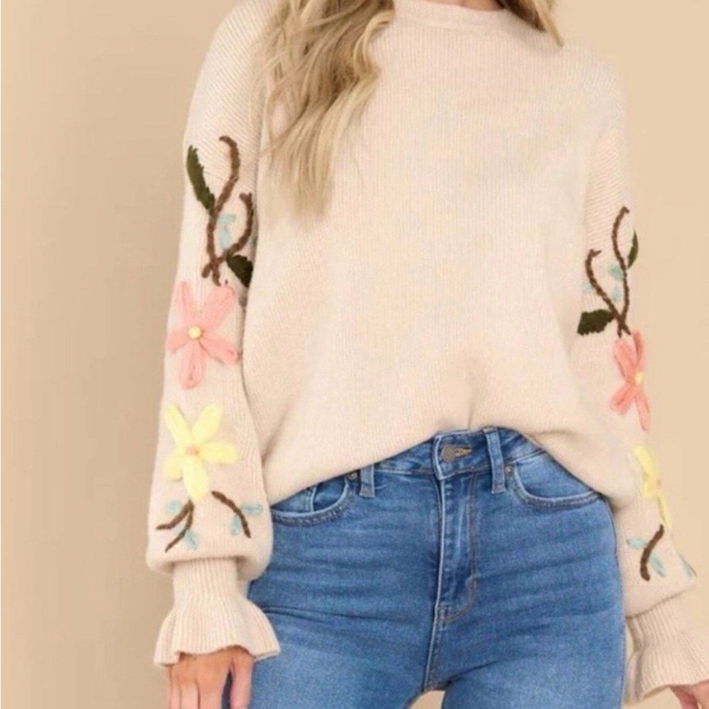 Seen and Be Seen Floral Embroidered Cream Sweater SZ L